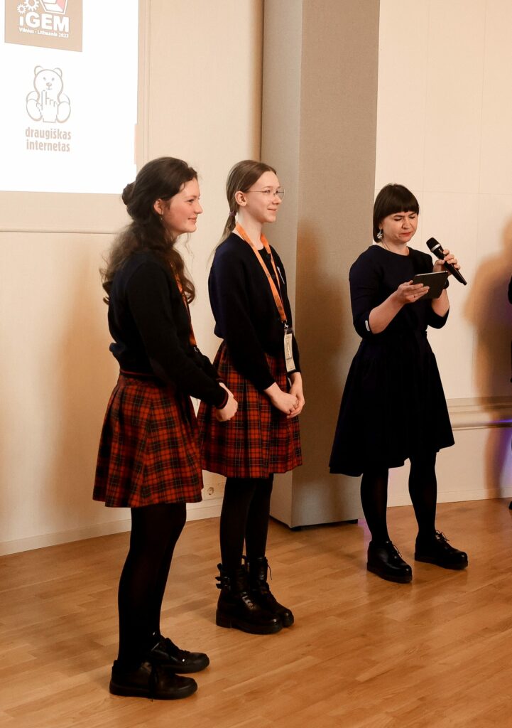 Jaunųjų gimnazistų mokslinis tiriamasis darbas bus teikiamas PINO apdovanojimui-3